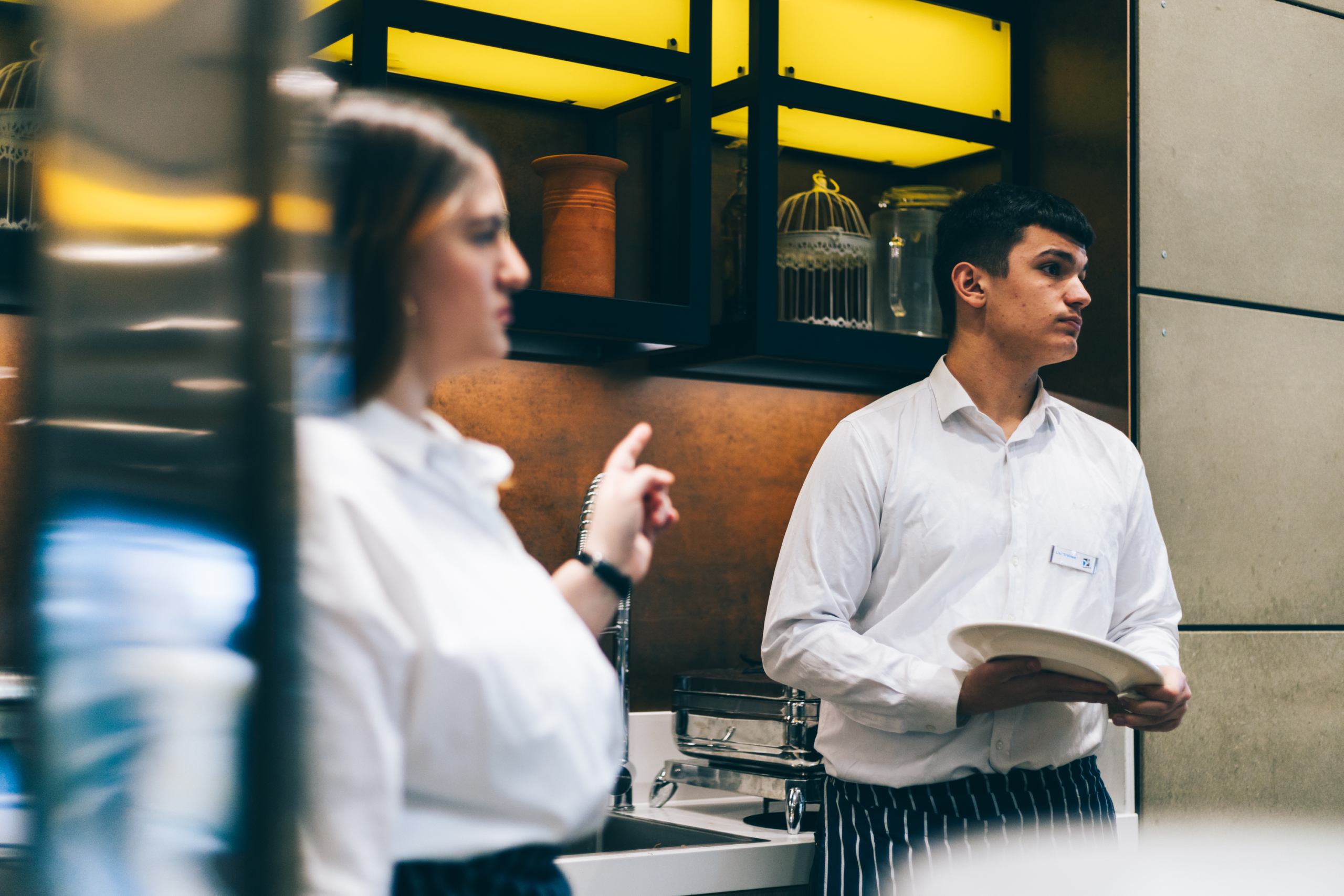 waiter-student-meoutpro-62-1-scaled.jpg